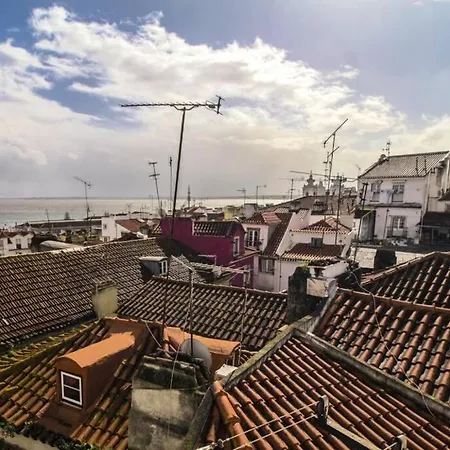 Amazing River View In Historical Apartamento Lisboa