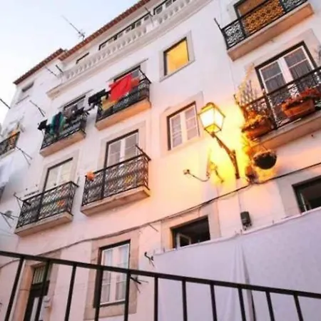 Amazing River View In Historical ליסבון