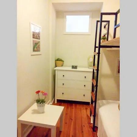 Amazing River View In Historical דירה ליסבון